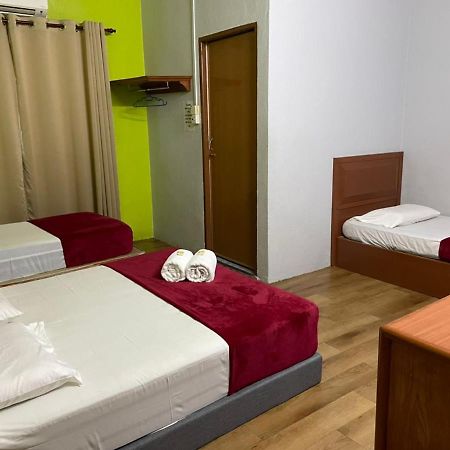 Samudera Hotel Kampung Kuala Besut Buitenkant foto