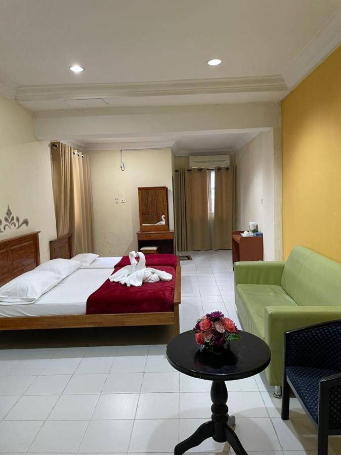Samudera Hotel Kampung Kuala Besut Buitenkant foto