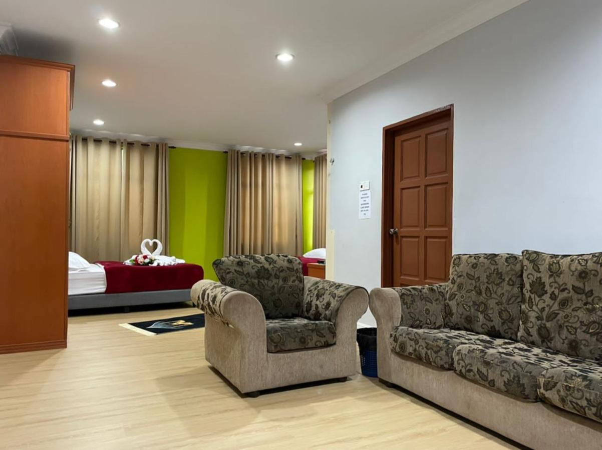 Samudera Hotel Kampung Kuala Besut Buitenkant foto