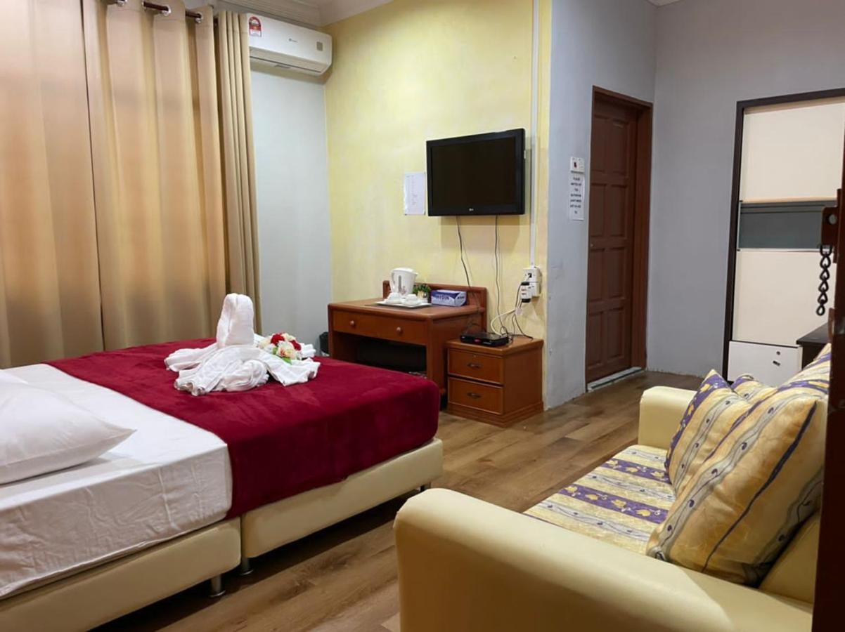 Samudera Hotel Kampung Kuala Besut Buitenkant foto