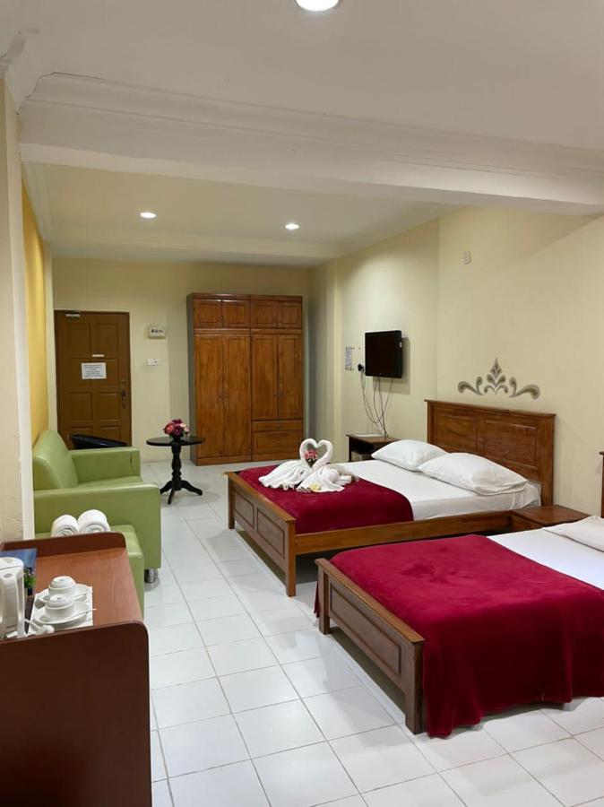 Samudera Hotel Kampung Kuala Besut Buitenkant foto
